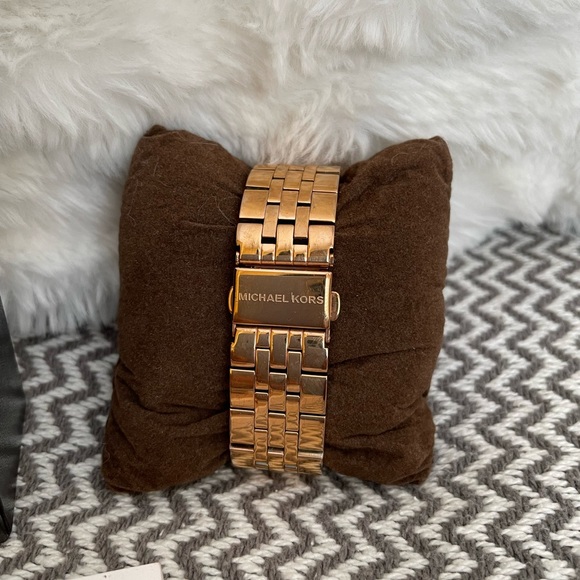 Michael Kors MK5026 Women’s Chronograph watch - Rose Gold - Picture 9 of 11